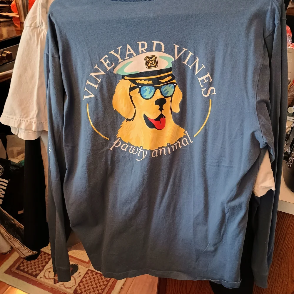 Vineyard Vines Blue Graphic Pocket Tee - Picture 2 of 4